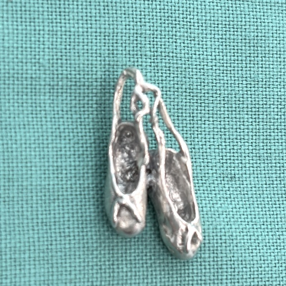 🩰 Vintage Solid Sterling Silver Ballet Slipper Charm or Pendant - Picture 1 of 3